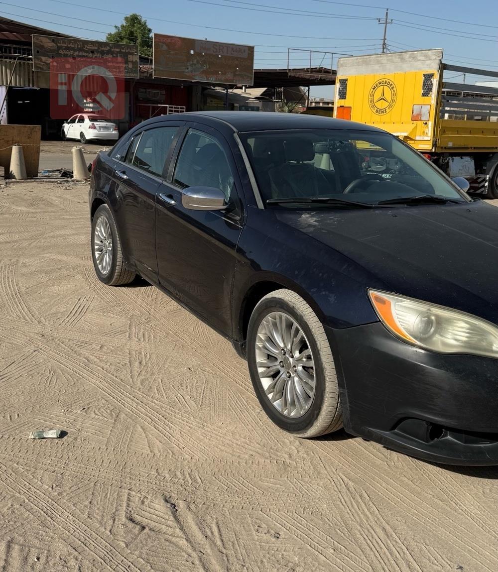 کرایسلەر 200